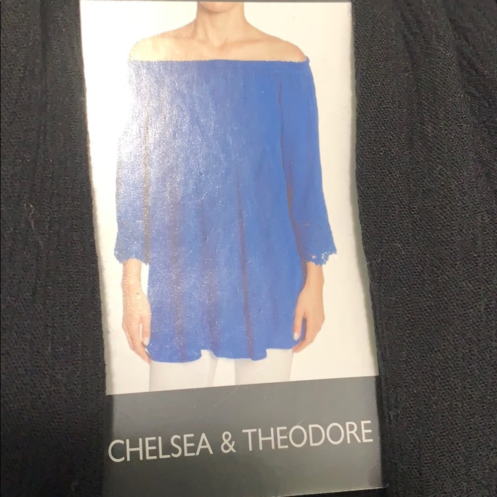 Blouse - Picture 2 of 3